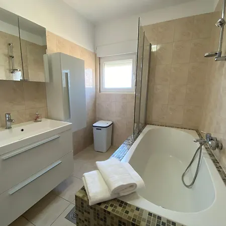 Maris Apartment