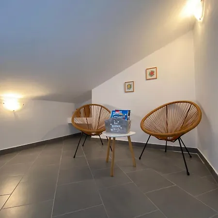 Maris Apartment