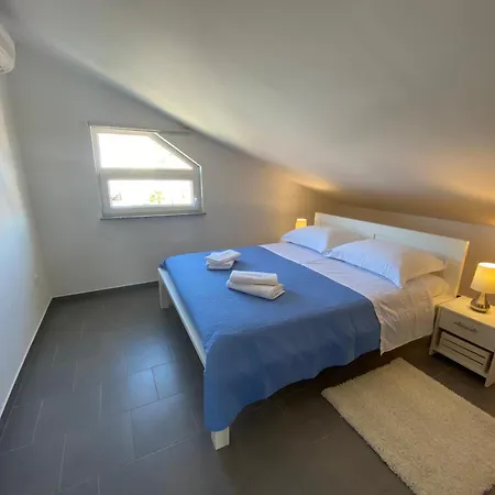 Apartment Maris *